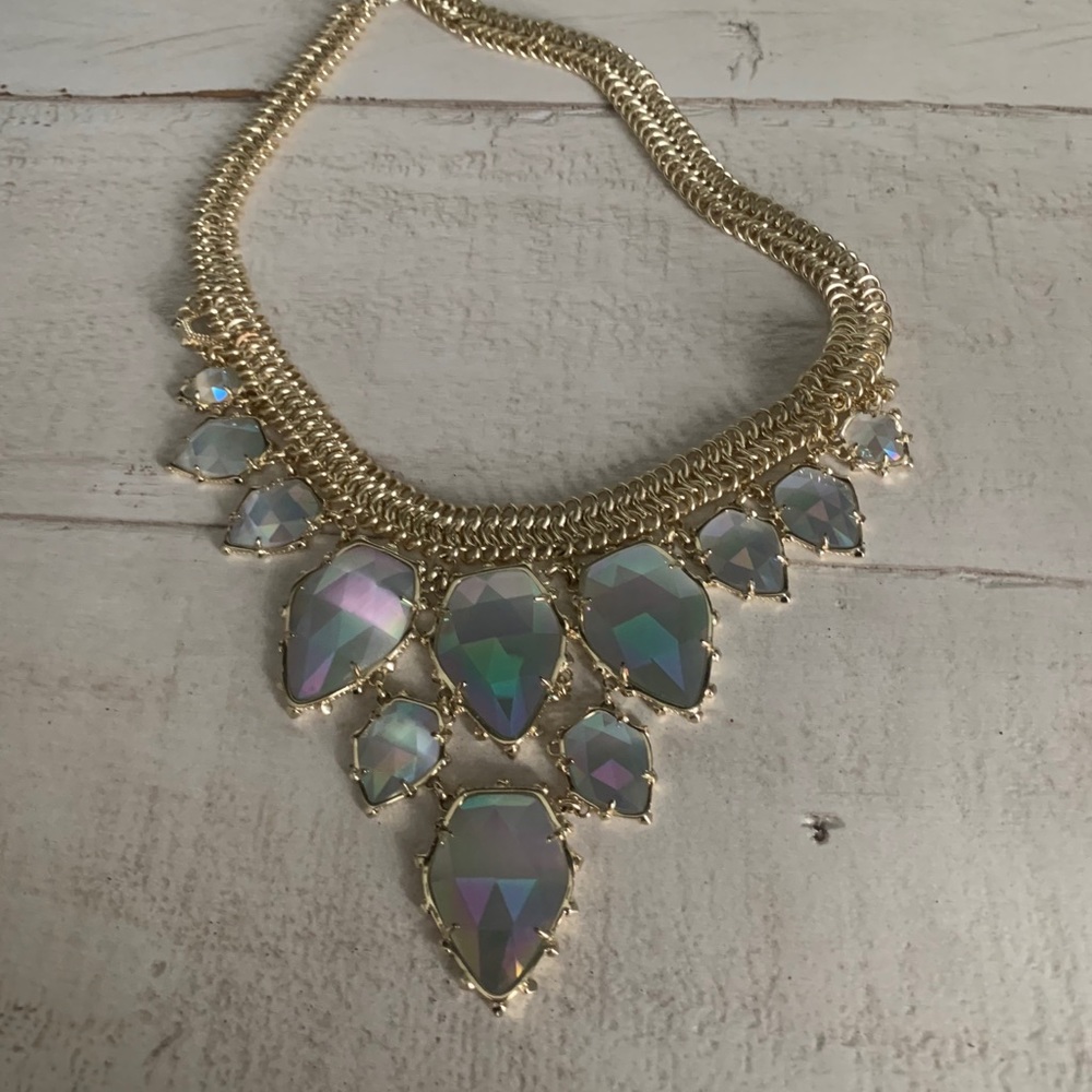 Kendra Scott necklace